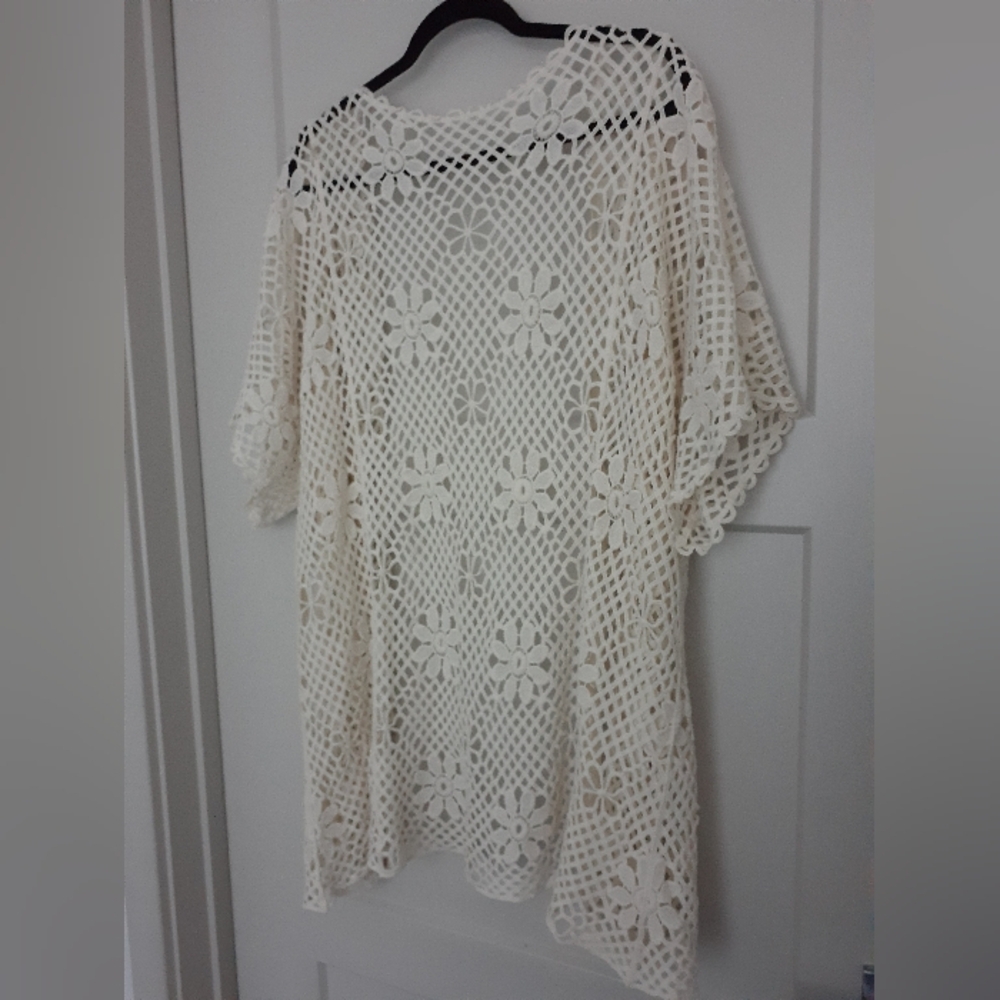 Floral Macrame Style Cardigan - Picture 10 of 11